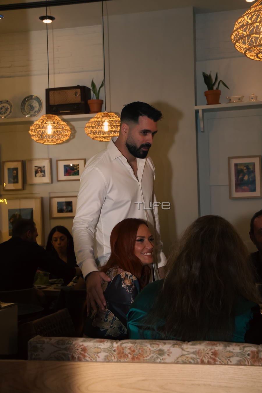 Σίσσυ Χρηστίδου – Στέφανος Νεδέλκος: Μαζί στα εγκαίνια του νέου εστιατορίου του στην Κέρκυρα