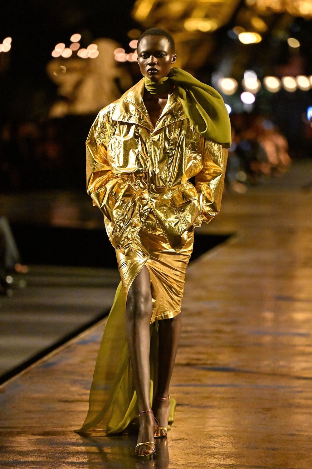 Saint Laurent: Ο Anthony Vaccarello σε μια χρυσή εποχή – η συλλογή για τα 10 χρόνια του στον οίκο