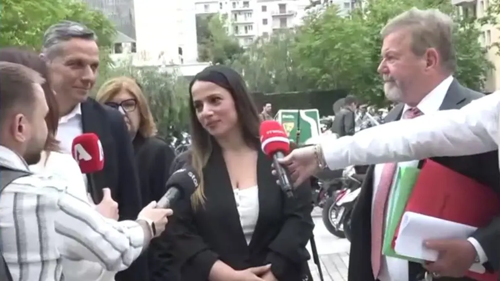 ΣΚΑΪ: Άκυρη η απόλυση του Κουρδή και η αλλαγή καθηκόντων της Ρέβη – Διάκριση λόγω εγκυμοσύνης