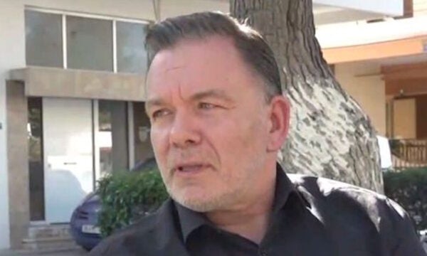 Σπύρος Λάμπρου: Οι δύσκολες στιγμές ως πολεμικός ανταποκριτής – «Έτρεχαν όλοι από το ένα σπίτι στο άλλο για να σωθούν»