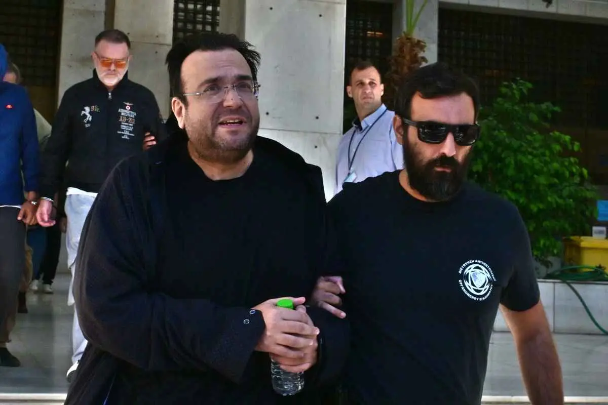 Φίλιππος Καμπούρης: Στον ανακριτή με τη σύζυγό του για το κύκλωμα που φέρεται να εξαπατούσε τον e-ΕΦΚΑ – «Είμαι αθώος»