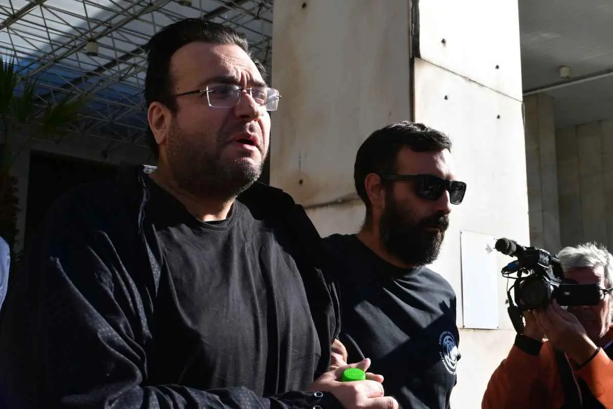 Φίλιππος Καμπούρης: Στον ανακριτή με τη σύζυγό του για το κύκλωμα που φέρεται να εξαπατούσε τον e-ΕΦΚΑ – «Είμαι αθώος»