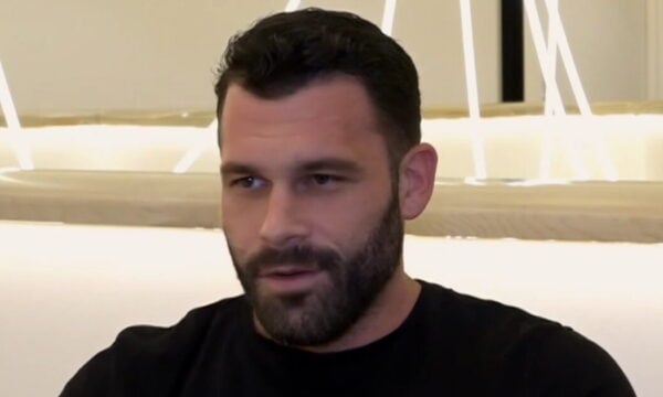 Στάθης Σχίζας για Γιώργο Λιάγκα: «Μου περνάει τελείως αδιάφορος, δεν πάω ούτε νεκρός στην εκπομπή του»