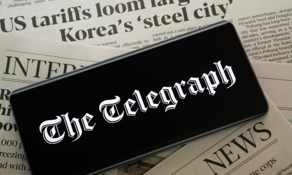 Telegraph: Απολύσεις μετά την εξαγορά των 686 εκατ. ευρώ και στροφή στην Τεχνητή Νοημοσύνη