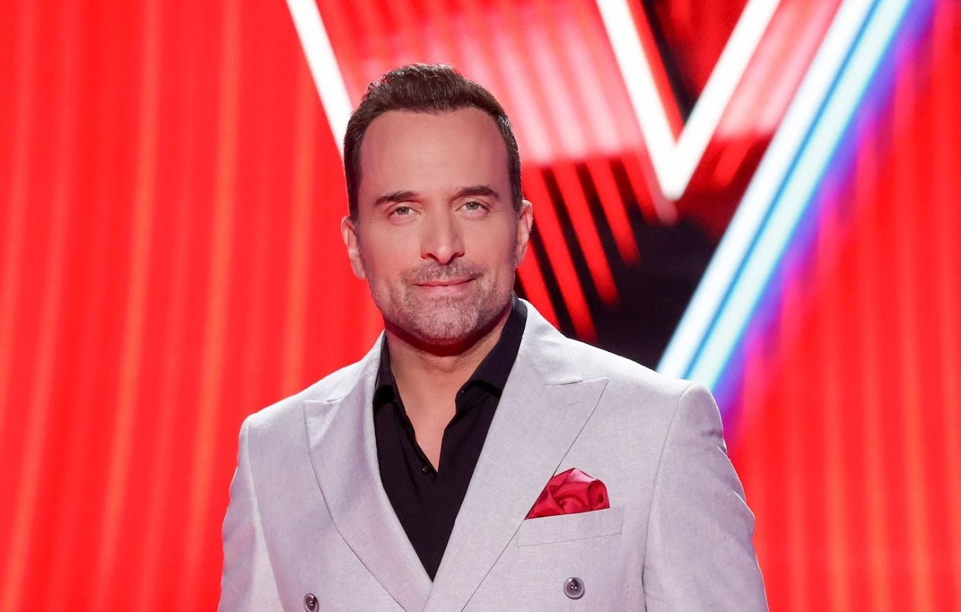 «The Voice»: Φωτίζεται η εντυπωσιακή σκηνή, ανοίγουν τα μικρόφωνα και οι coaches παίρνουν τις θέσεις τους