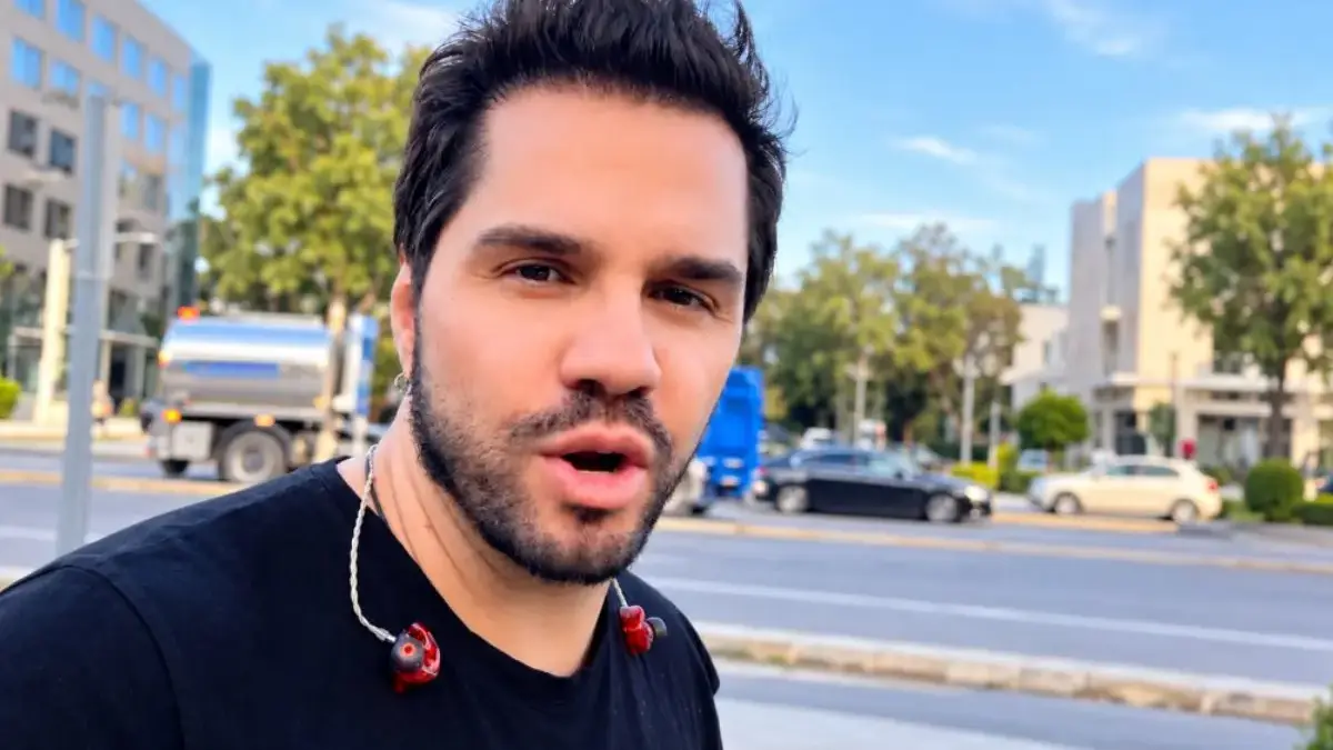 Γιώργος Τσαλίκης: Έσπασαν το αυτοκίνητό του έξω από την «Αυτοκίνηση» – «Τόσο πολύ σας πειράζει όταν κάποιος λέει την άποψή του;»