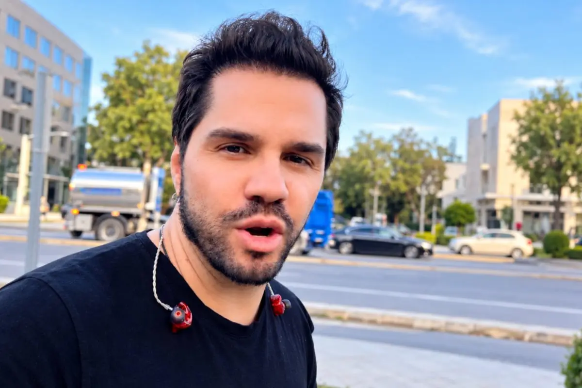 Γιώργος Τσαλίκης: Έσπασαν το αυτοκίνητό του έξω από την «Αυτοκίνηση» – «Τόσο πολύ σας πειράζει όταν κάποιος λέει την άποψή του;»