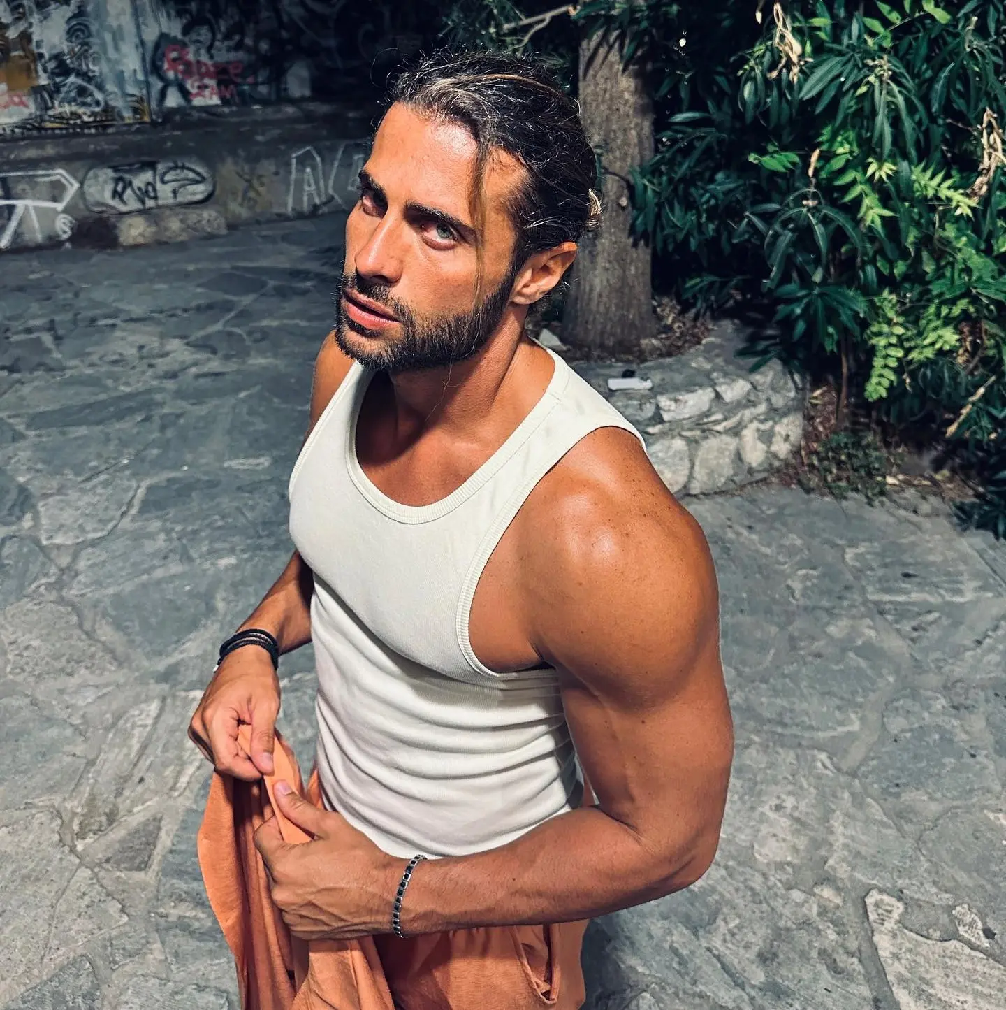 Κωνσταντίνος Βασάλος: Έκανε squats στον αέρα και έδωσε ένα ξεχωριστό ρεσιτάλ