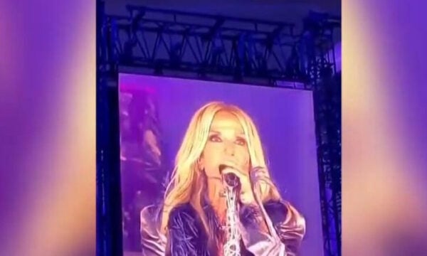 Άννα Βίσση: Η αινιγματική δήλωση στο τέλος της συναυλίας στο ΟΑΚΑ – «Ακόμα θέλω να πάω παρακάτω, πειράζει;»