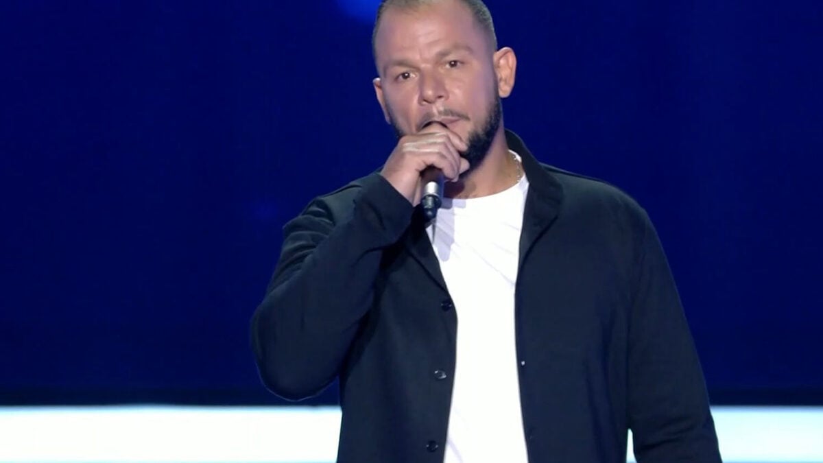 The Voice: Η συγκινητική ιστορία του πατέρα που μεγαλώνει μόνος του τρεις κόρες – «Ευχόμαστε η μαμά μας να είναι υπερήφανη για εμάς»