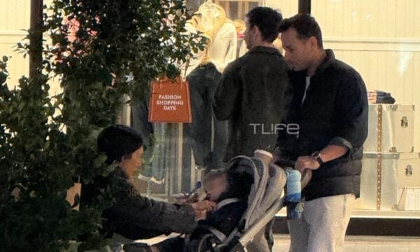 Αποκλειστικό: Ανθή Βούλγαρη και Κώστας Κωνσταντινίδης σε σπάνια εμφάνιση με τον 1,5 έτους γιο τους