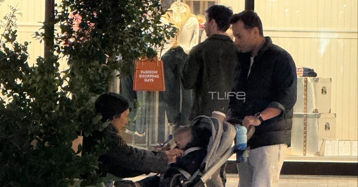 Αποκλειστικό: Ανθή Βούλγαρη και Κώστας Κωνσταντινίδης σε σπάνια εμφάνιση με τον 1,5 έτους γιο τους