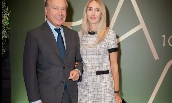 Μιχάλης Δ. Χανδρής: Σπάνια δημόσια εμφάνιση με τη σύντροφό του