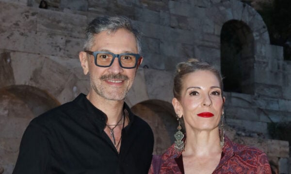Αιμίλιος Χειλάκης για την Αθηνά Μαξίμου: «Τα 20 χρόνια γάμου είναι μπροστά μας – Προσπαθεί να με κάνει ακόμα καλύτερο»
